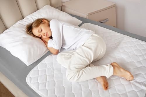 Lynmark® Kids Potty training Bed Pads for Waterproof Protection - Bed Protector For Potty Training & Bed Wetting Toddlers & Children, Absolute Lifesaver for Your Mattress & Sheets, 70x85 cm White