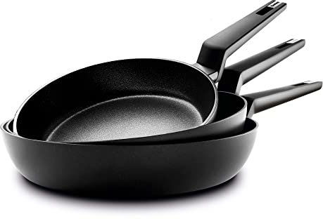 CASTEY - Juego de Sartenes de Titanium, Medidas 24, 26 y 28 cm, Antiadherente, Sin PFOA, Reforzado con Partículas de Titanio, Mango Ergonómico, Apto para Todas las Cocinas