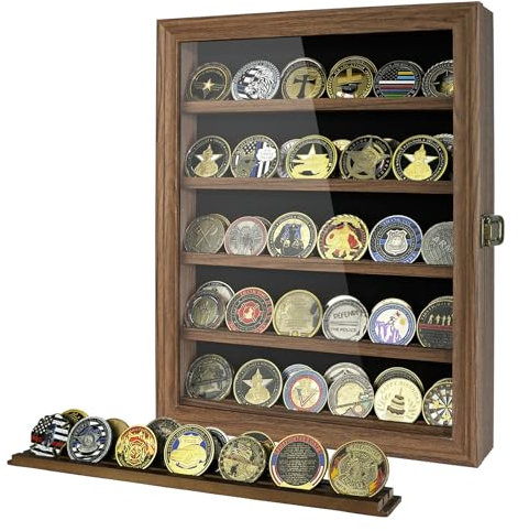 DecoWoodo Militärische Herausforderung Münzhalter Medaille Vitrine mit HD gehärtetes Glas Tür 5 Reihen Poker Chips Shadow Box Schrank Abnehmbare Regale 2 Rillen Schlitze für Sammler Rostbraun Finish