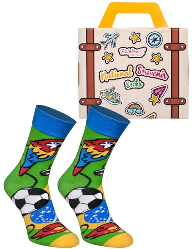 Rainbow Socks - Damen Herren Lustige Brasilien Socken in einem Koffer - Souvenir für Touristen - Fußball Papagei Karneval Maske - 1 Paar