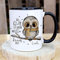 Tasse Becher Spruch Die Welt ist schön weil du drauf bist & Eule auf Ast Zweig Motiv Wunschname Kaffeebecher Geschenk ts1076 - ausgewählte Farbe: *schwarz-weiß*