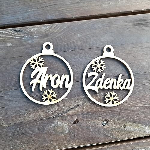 Personalisierte Weihnachtskugel aus Holz – Lasergravur mit Namen – 3 mm Pappelholz – Baum‑ oder Geschenk‑Anhänger – individuelle Christbaum‑Deko
