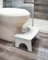 RayLove Physiologischer Toilettenhocker aus Bambus – WC-Trittbrett aus Holz – 35 Grad strapazierfähiger C-förmiger Hocker(Weiß)