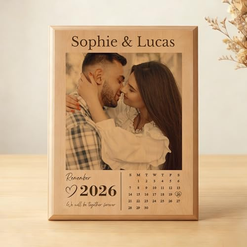 Placa de Madera Grabada Láser Personalizada - Regalo Conmemorativo con Foto y Nombre para Bodas, Aniversarios, Cumpleaños (Calendar Style)