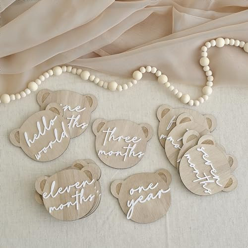 Ginger Ray 13 Baby-Meilensteinschilder aus Holz in Teddybärform und 1 Babyparty-Geschenk „Hello World“-Schild, Neutral