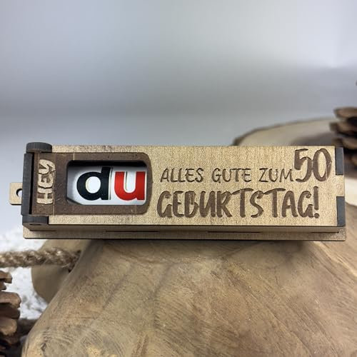 Urhome Geschenkbox Alles Gute zum 50. Geburtstag mit Duplo Schokoriegel - Überraschung Holzbox mit Spruch Gravur inkl. Schokolade Geschenk Riegel - Geburtstagsgeschenk für Erwachsene Mann Frau