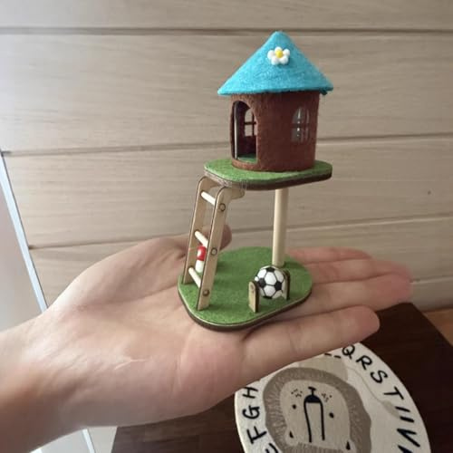 KARLOR Miniatur Baumhaus mit Leiter, Mini Katzenhaus aus Filz Holz, Kleine Filzhütte Miniaturgebäude Tischdekor Ornamente Desktop Mini Szene Feegarten Micor Landschaft Dekoration
