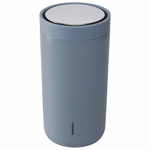 Stelton To-Go Click - Thermobecher, doppelwandige Isolierflasche - Rostfreier, auslaufsicherer Kaffeebecher/Teebecher mit Smart-Click-Deckel - Heiße & kalte Getränke - 0,2 Liter, Weich Staubblau