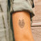 Inkster® geometrischer Wolfskopf Tattoo | Temporäres Tattoo mit EU-Kosmetikzertifizierung | wasserfest + vegan | revolutionäres 2-Wochen-Tattoo | Fake Tattoos und Klebetattoos für Erwachsene