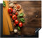 KitchenYeah© Herdabdeckplatte Einteilig Induktionsmatte Küche Abdeckung Ceranfeld Herd Abdeckplatte Deko Vinyl Matte Aufrollbar Spaghetti - Tomaten - Gewürze - Holzdruck - Nudeln - 59x52 cm