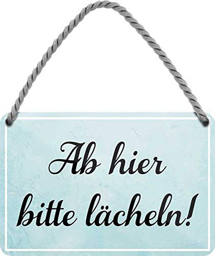 WOGEKA ART Retro Blechschild - Ab Hier Bitte lächeln! - witziger Spruch als Geschenk-Idee zum Geburtstag Weihnachten zur Dekoration 18x12 cm Vintage-Design Hänge-Schild aus Metall HS501