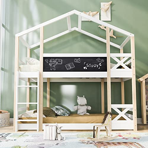Baumhaus Kinderbett 90 x 200 mit Tafel & Leiter, Etagenbett Hochbett für 2 Kinder mit Rausfallschutz und 2X Lattenrost, Massivholz Funktionsbett Jugendbett Hausbett Stockbett Bodenbett, Natur+Weiß