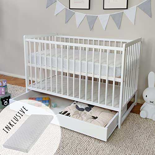 Kids Collective Babybett mit Matratze und Schublade Kinderbett Gitterbett 60x120 höhenverstellbar & herausnehmbare Sprossen | weiß sehr stabil Made in Europe | von Geburt bis 3. Lebensjahr