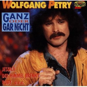 Soviel hat er durchgemacht - und so schön kann er uns davon was singen (CD Album Wolfgang Petry, 12 Tracks) Tu's doch / Was macht der Teufel (wenn wir uns lieben) / Yes-si-ca / Ein paar Stunden Zärtlichkeit / setz dich erst mal hin u.a.