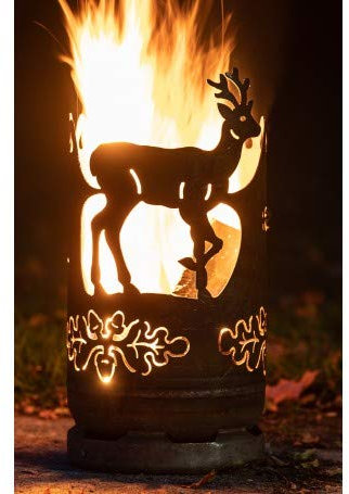 Mandelu Feuertonne Rehbock - Modern, Rund, Eisen, Grün und warm - Holz, Holzstücke jedweder Art - Rehbockmotiv vorne, Eichenlaubmotive und Trittsiegel umlaufend