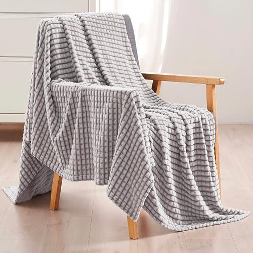 Comart - Plaid Waffle - 125x150 cm - Effetto Pile - Coperta per Divano, Poltrona e Letto Singolo - Plaid Caldo e Super Morbido - Copertina per Tutte le Stagioni - Lavabile in Lavatrice - Grigio