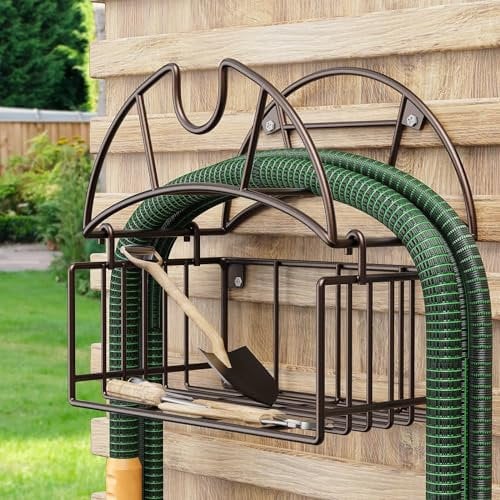 WAYPIN SION Supporto per tubo da giardino, supporto per tubo dell'acqua, supporto da parete, robusto gancio per tubo in metallo con cestino per attrezzi, per esterni, giardino, cortile, garage
