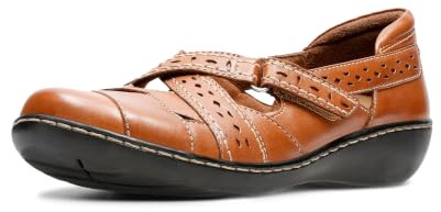 Clarks Women's Ashland Spin Q Slip-on Loafer, Tan, 5.5 M US