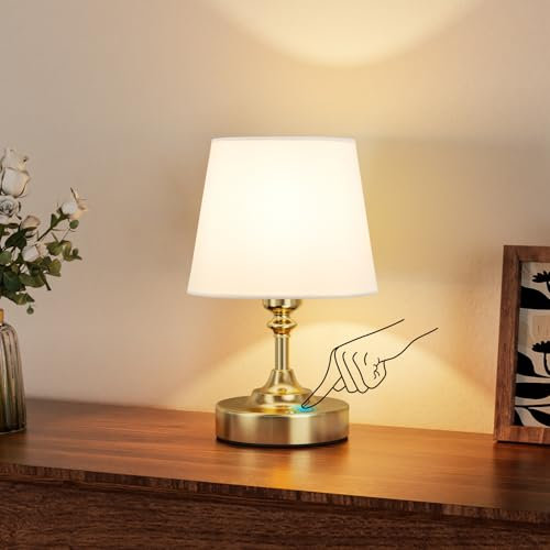 PreeOtti Klein Tischlampe Kabellos, Touch LED Nachttischlampe Akku, Stufenlos Dimmbar, Weißer Leinenschirm, Wederaufladbar Lampe mit USB-C Anschluss für Nachttisch Esszimmer Wohnzimmer Deko(Messing)