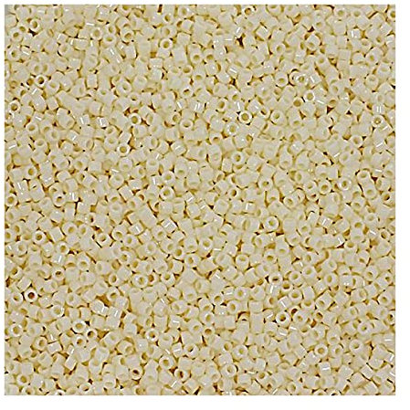 5 g Miyuki Delica Rocailles Seed Beads, 11/0 (1.6 mm) Opaque Light Ivory (Miyuki Delica Rocailles Samenperlen Opaken Elfenbein.)
