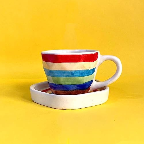 Prismatic Harmony: Keramik Studio Pottery handbemalt handbemalt Rainbow Pride Kaffeebecher/Tasse mit Untertasse/Plätzchenplatte für lebendige Pride Month Celebrations (Set von 1) 225ml