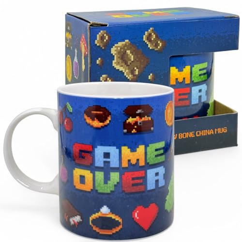 MIJOMA Gaming Tasse – Game Over Kaffeebecher mit Retro Pixel-Art Design – 450ml Keramik Henkelbecher – Spülmaschinen- & Mikrowellengeeignet – Für Gamer & Retro-Fans