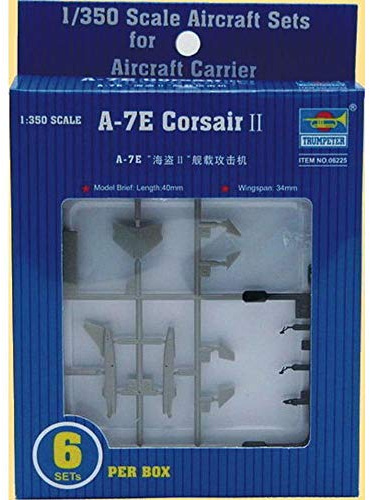 Trumpeter 06225 Modellbausatz Chance Vought A-7 E Corsair II, Mittel, Transparent, Marineblau