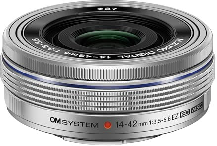 OM SYSTEM M.Zuiko Objectif Digital 14-42 mm F3.5-5.6 EZ, Zoom Standard, Compatible Tout Appareil Micro Quatre Tiers (Modèles Olympus Om-D et Pen, Panasonic G-Series), Argent