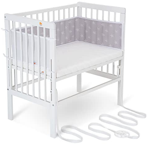 FabiMax Baby Beistellbett für Boxspringbetten, stufenlos höhenverstellbar, Buchenholz massiv weiß lackiert (mit Matratze Comfort, Weiße Sterne)