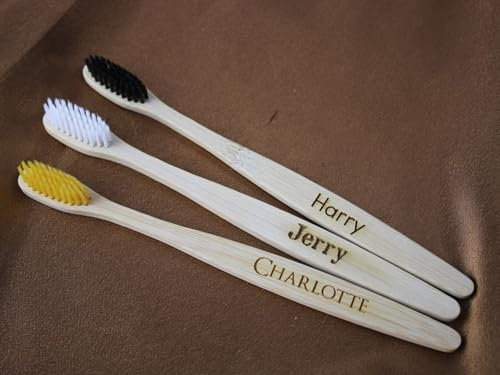 Personalisierbares Set mit 3 natürlichen Bambus-Zahnbürsten, 100 % umweltfreundlich, graviert