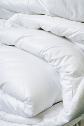 The Sleep Easy Hotel Quality Pure White Microfibre Peached Duvet Single 4.5TOG Feels Like Down