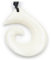 Drachensilber Maori Spirale Schmuck Anhänger aus Knochen, Maorischmuck handgeschnitzt, inkl. Textilband, 3,5cm lang