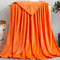 Duories Couverture douillette - Super douce et chaude en flanelle polaire - Couverture en peluche - Couverture de canapé, couvre-lit ou salon - Orange - 50 x 70 cm