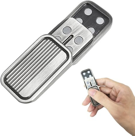 1 Stück Poker-Push-Karte, Dreischichtige Metall-Push-Karte, Dekompressions-Spielzeugkarte, Slider-Spielzeug, Finger-Spinner-Spielzeug, Magnet-Münzschieber (Silber)