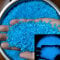 FOLANDO Lot de 6000 mini galets fluorescents en résine phosphorescents pour décoration de jardin, aquarium, paysages, vases, décoration, artisanat, 3 à 5 mm (bleu)