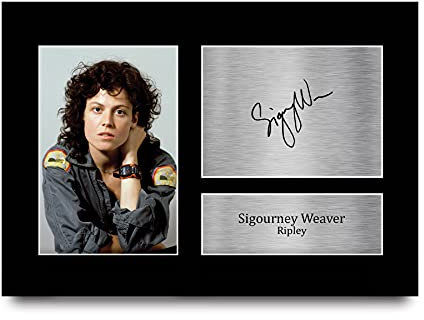 HWC Trading A4 Sigourney Weaver Alien Geschenke Gedruckt, Signiert Autogramm Bild Für Film-Erinnerungsstücke-Fans - A4 Eingerahmt