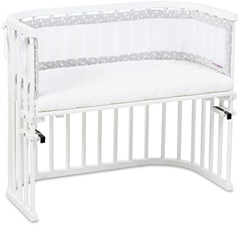babybay Original Beistellbett mit Matratze Medicott Wave, weiß lackiert, mit Nestchen Mesh-Piqué perlgrau Sterne weiß