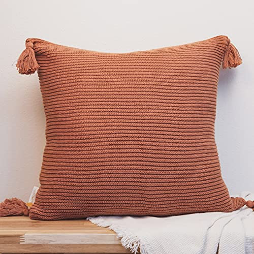 Lumi Living Kissenbezug aus 100 % weicher Baumwolle, erhöhte Streifen, strukturiert, Rippstrick, mit Quasten (45,7 x 45,7 cm, Rost)