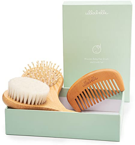 Ullabelle 4 Stück Holz Baby Haarbürste und Kamm Set für Neugeborene & Kleinkinder in schicker Geschenkbox - Ultra weiches natürliches Ziegenhaar und Holz Baby Pinsel Set verhindert Wiegenkappe -