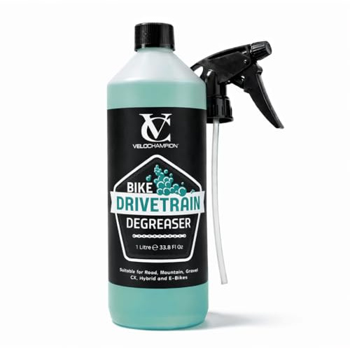 VeloChampion Cykelavfettning Spray 1 Liter – Kedjerengöring för Landsvägscyklar, MTB & Hybridcyklar – Snabbverkande Miljövänlig Biologiskt Nedbrytbar Rengöring för Drivlinan