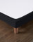 Cache Sommier 140x190 Noir – Tissu Doux et Extensible – Rendu Impeccable – Facile à Installer