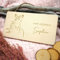 Frühstücksbrettchen Kinder mit Gravur - Pferd, Hier krümelt - Pferd + Personalisierung - Geschenk für Kinder - Vesperbrett - Frühstücksbrettchen Holz Pferdemädchen mit Namen