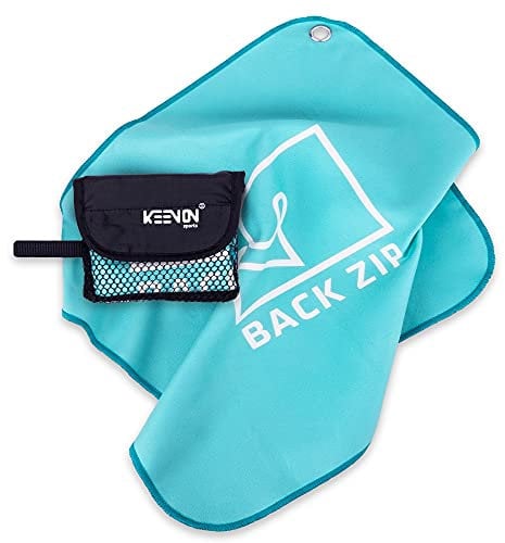 back zip KEENON Sports Microfaser-Handtuch inklusive Netztasche – kompatibel Karabiner – Wandern, Mountainbiken, Schitouren, Reisen – schnell trocknend – saugstark – platzsparend