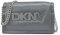 DKNY Damen Maggie Clutch/Crossbody Umhängetasche, grau dunkel