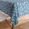Encasa Homes Bedruckte Tischdecke 142 x 230 cm für 6 to 8 Seater Esstisch, 100% Baumwolle, maschinenwaschbar, strapazierfähig, rechteckig, für Zuhause, Restaurant, Bankett - Big Leaves Blue