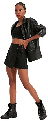 TRENDYOL Damen Schwarze Kupplungsdetails & Bermuda Casual Shorts, Schwarz, 38 EU