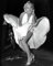BUY ART FOR LESS Offiziell lizenziertes Marilyn Monroe – weißes Kleid – 7 Jahre Juckreiz Kunstposter – 91,4 x 61 cm – dekorativer Druck – Posterpapier – fertig zum Rahmen