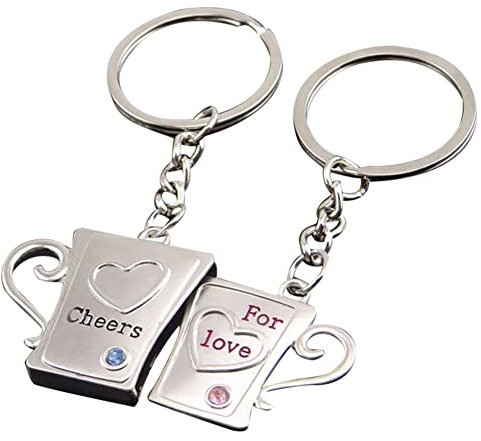 ARFUKA 2 Stück Schlüsselanhänger Paare Edelstahl Auto Schlüsselanhänger mit Gravur Cheers for Love Bierkrug Anhänger Metall Keychain Valentinstag Geburtstag Weihnachtsgeschenke für Männer und Frauen