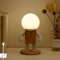 LOGT Roboter Nachttischlampe Holz Kreative Roboter Schreibtischleuchten Moderne LED Schreibtischlampe Dekorative Nachttischleuchten mit Kabel und Schalter Tischlampe für Kinder Schlafzimmer Büro