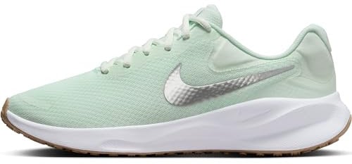Nike Revolution 7 Straßenlaufschuh für Damen, Barely Green/Metallic Silver-White, FB2208-303, 36 EU (W 5.5 US)